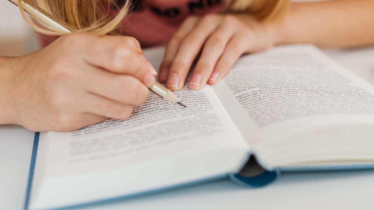 हिमाचल में शिक्षा मंत्री रोहित ठाकुर ने गुणात्मक शिक्षा में सुधार तेज