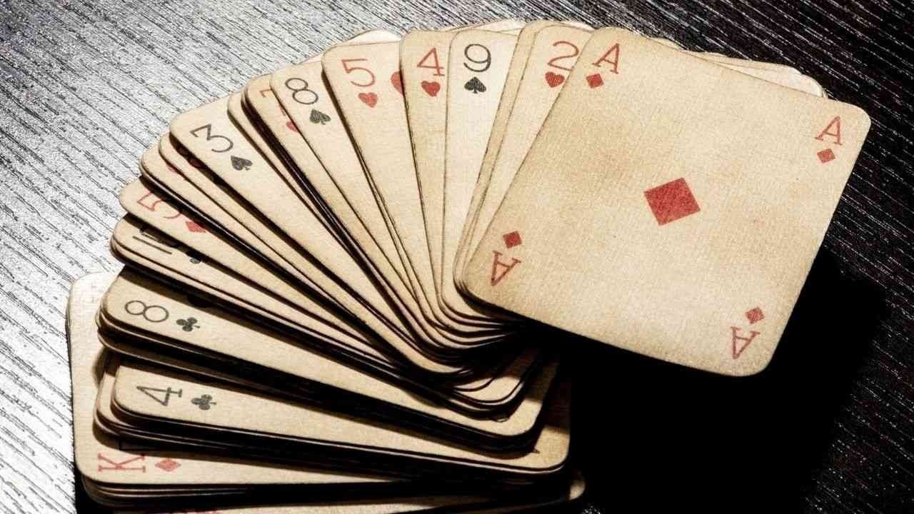 मैक्लोडगंज के होटल में जुआ खेलते 10 लोग पकड़े गए, 1.40 लाख रुपये और ताश की गड्डियां बरामद