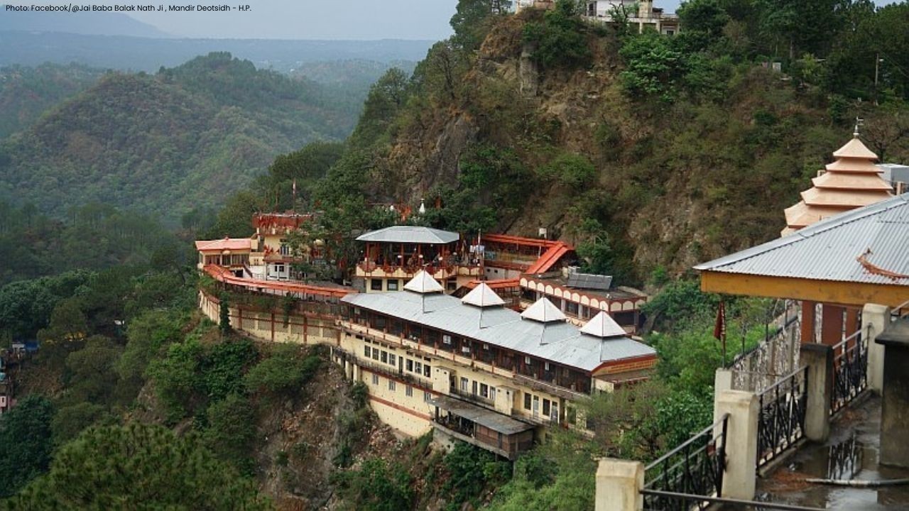 हमीरपुर शाहतलाई मंदिर में जन्म से बोल न पाने वाले बच्चे ने बोले पहले शब्द, श्रद्धालुओं में बढ़ी आस्था