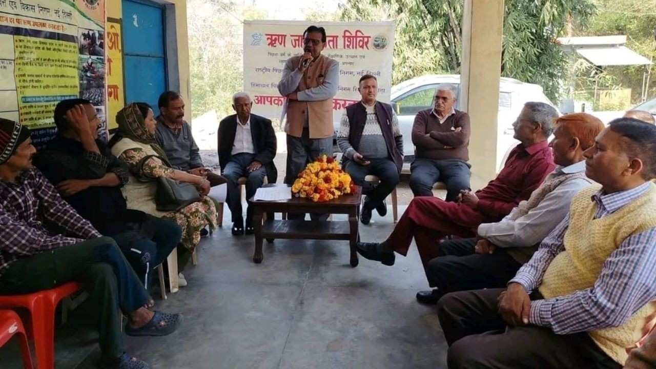 डॉ. मोहन लाल ने ग्रामीणों को ओबीसी योजनाओं से आर्थिक और सामाजिक मदद समझाई