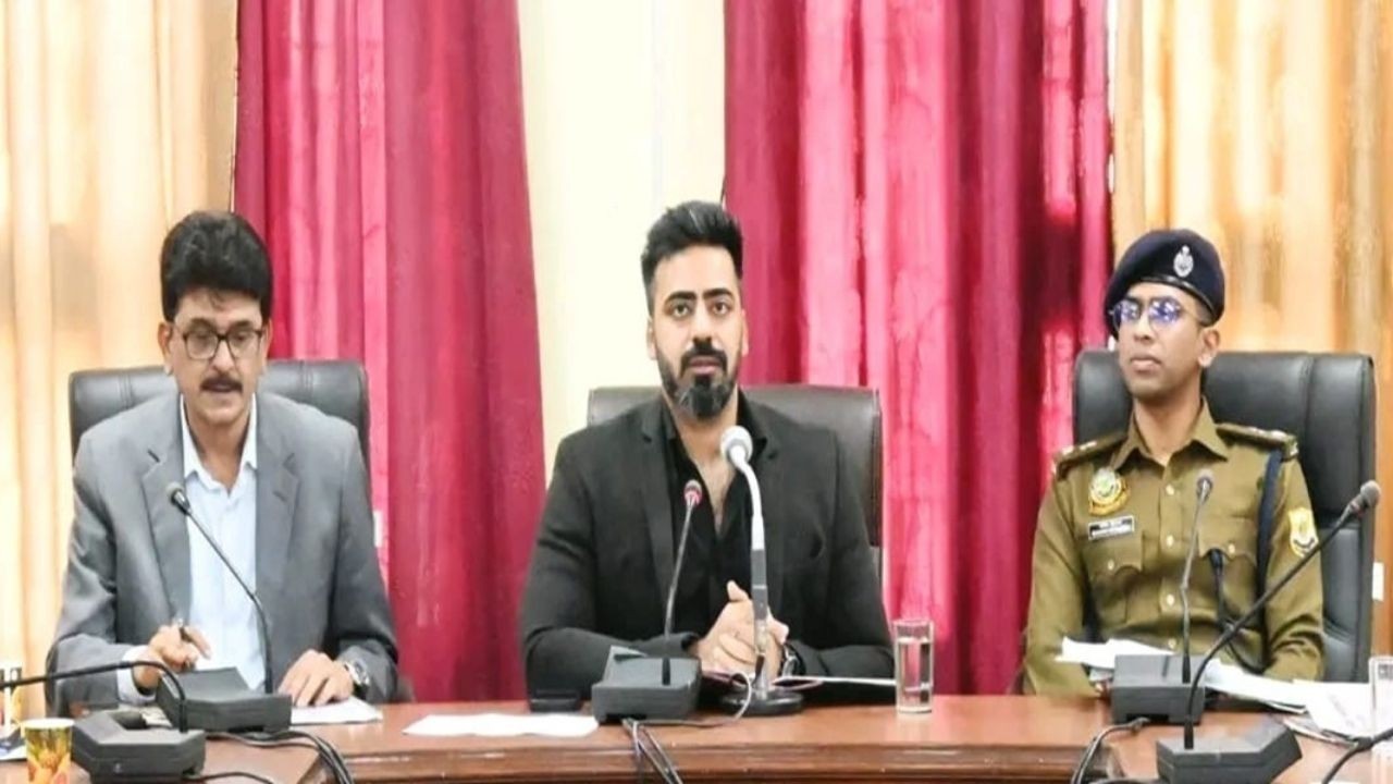 हमीरपुर पुलिस ने चोरी का सामान बरामद किया, व्यापारी मंडल ने थानेदार और टीम की सराहना की