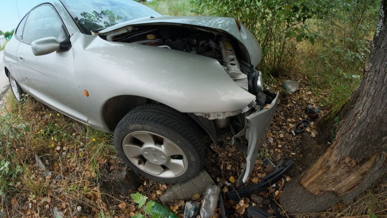 देहरा ज्वालामुखी मार्ग पर पुलिस वाहन दुर्घटना कर्मी सुरक्षित रहे