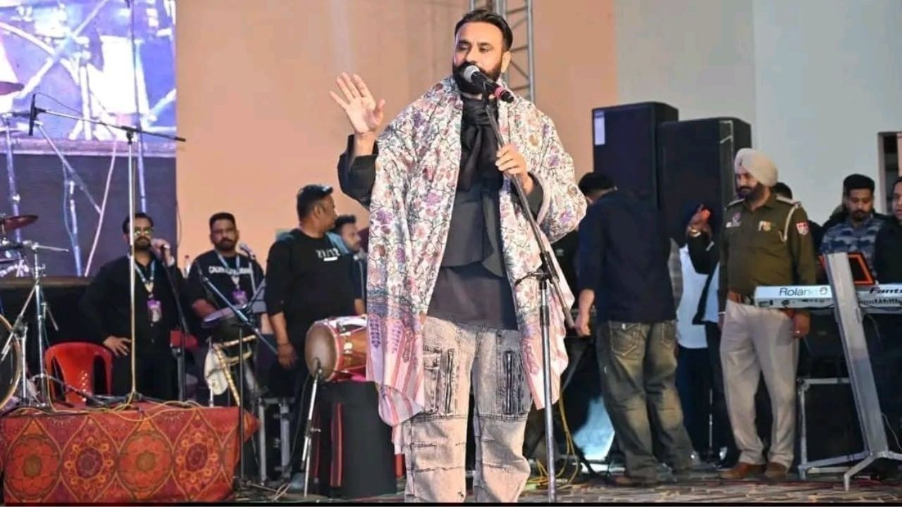 बब्बू मान के गानों पर झूमे हजारों दर्शक, होली उत्सव की शानदार शुरुआत