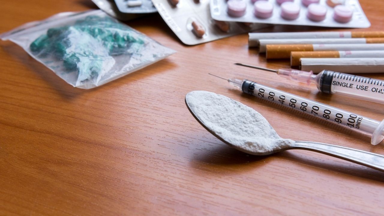 सुंदरनगर और पांवटा में बड़ी नशा बरामदगी, चिट्टा और चरस सहित कई आरोपी गिरफ्तार