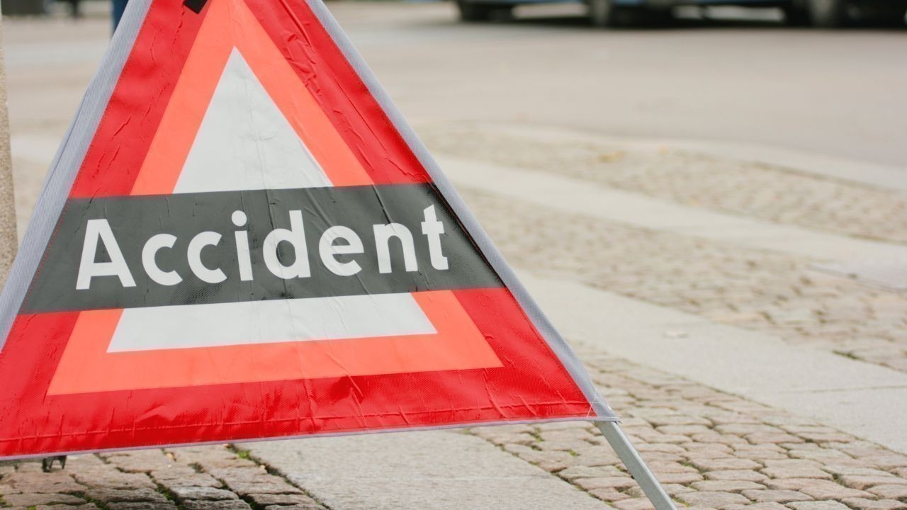 Tragic Road Accident in Una : HRTC बस और मारुति कार की आमने-सामने टक्कर, पांच लोग गंभीर घायल