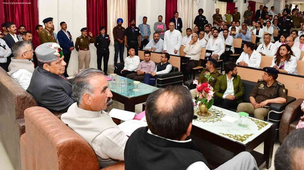 नाहन मेडिकल कॉलेज का मुख्यमंत्री सुक्खविंदर सिंह सुक्खू ने किया निरीक्षण, स्वास्थ्य सेवाओं पर की विस्तृत चर्चा