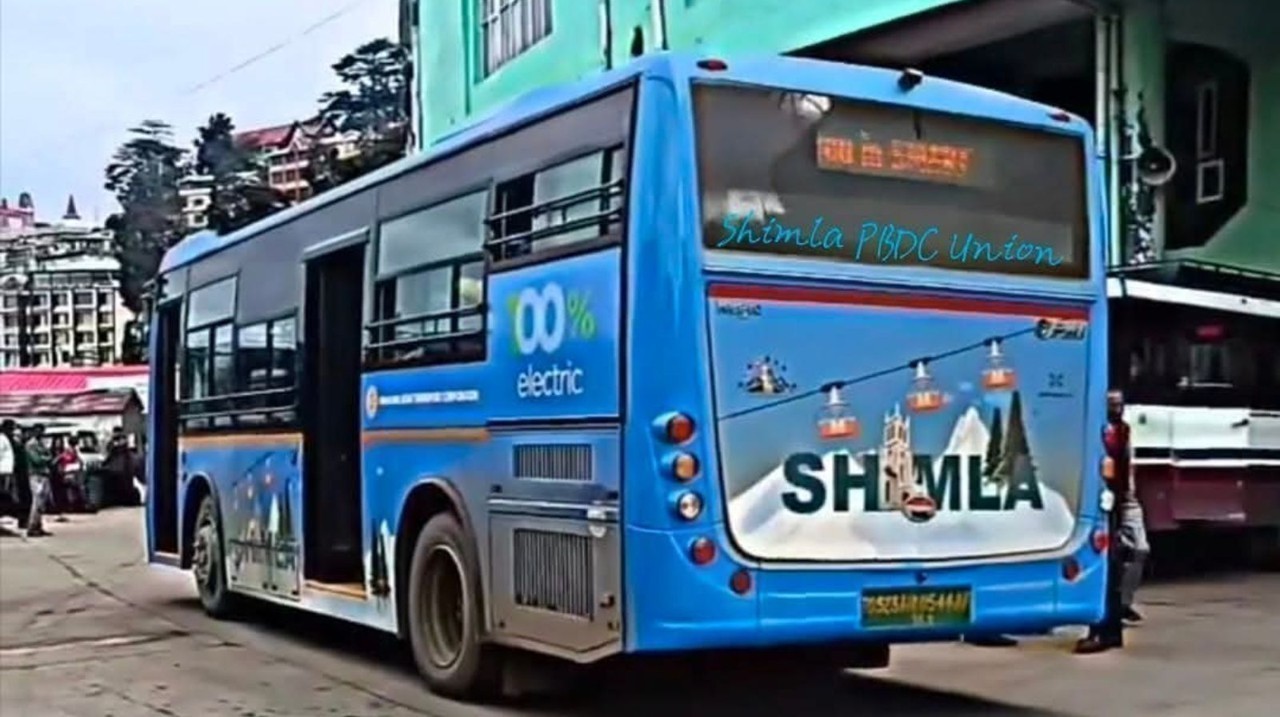 शिमला क्षेत्र में स्कूल बसें बंद, विद्यार्थियों और शिक्षकों को भारी परेशानी