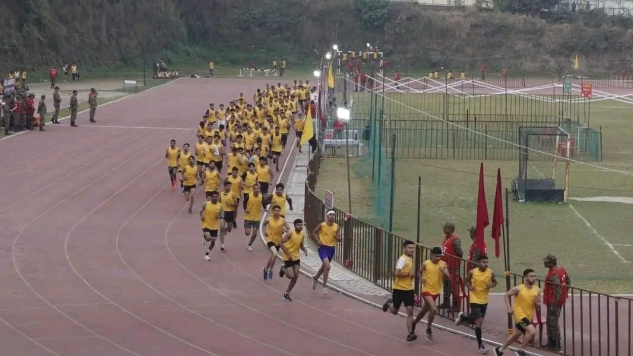 हमीरपुर में अग्निवीर भर्ती रैली के तीसरे दिन 500 युवाओं ने दिया ग्राउंड टेस्ट