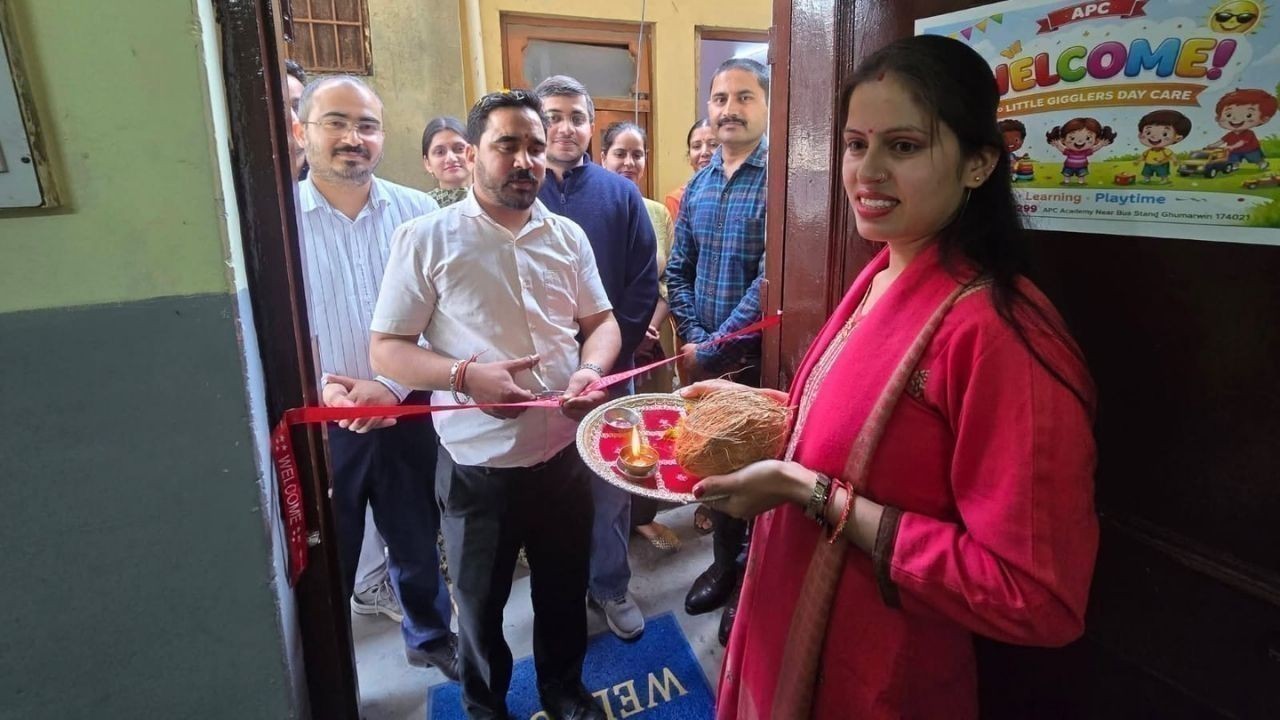 एपीसी अकादमी ने घुमारवीं में लिटिल गिगलर्स डे केयर सेंटर शुरू किया, बच्चों के लिए सुरक्षित और आधुनिक सुविधाएं