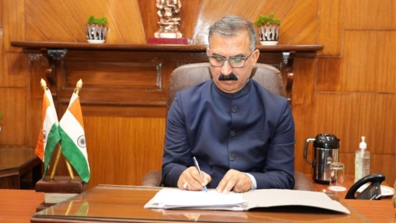 सीएम सुक्खू का पलटवार, पंजाब से बेहतर है हिमाचल की आर्थिक स्थिति, 'आप' सरकार ने OPS पर कर्मचारियों को ठगा