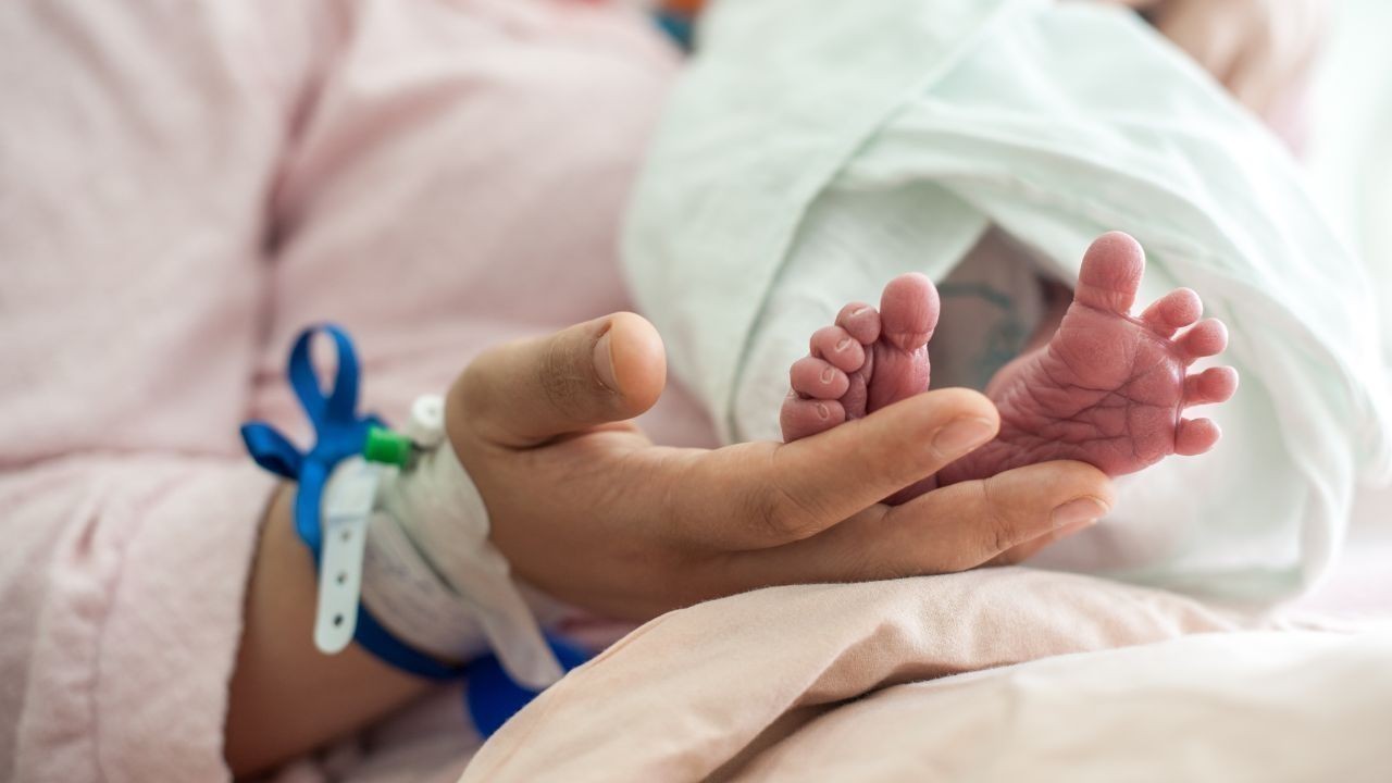 एचआरटीसी  बस बनी लेबर रूम, नाहन जाते समय महिला ने बस में दिया बच्ची को जन्म