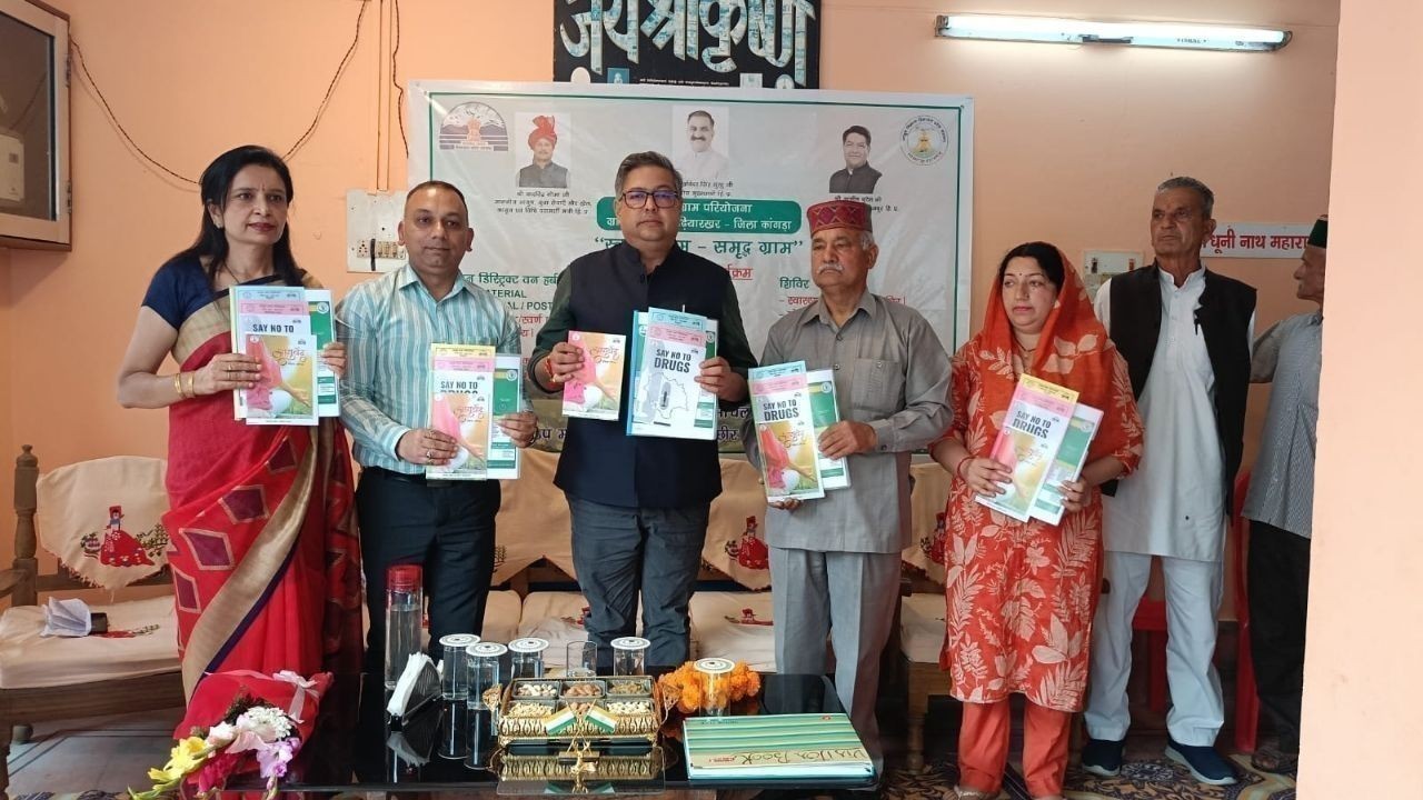 स्वस्थ ग्राम–समृद्ध ग्राम कार्यक्रम में विधायक आशीष बुटेल ने किया लोगों को जागरूक