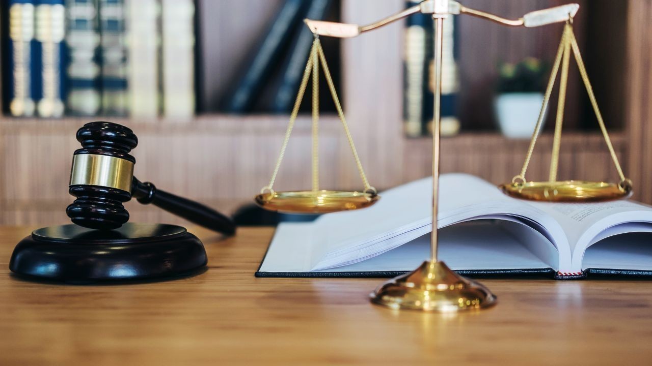 60 पार जज्बा, रिटायर इंजीनियर अब बन रहे वकील पेश की मिसाल