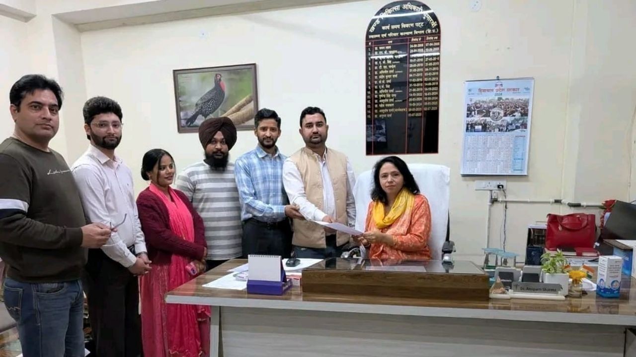 सरकारी अस्पतालों में चिकित्सकों की निजी प्रैक्टिस पर रोक और मरीज कल्याण सुनिश्चित करने की मांग