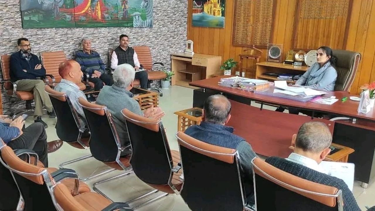 पेयजल स्वच्छता पर सख्त हुआ प्रशासन, DC गंधर्वा राठौड़ ने अधिकारियों को दिए निर्देश