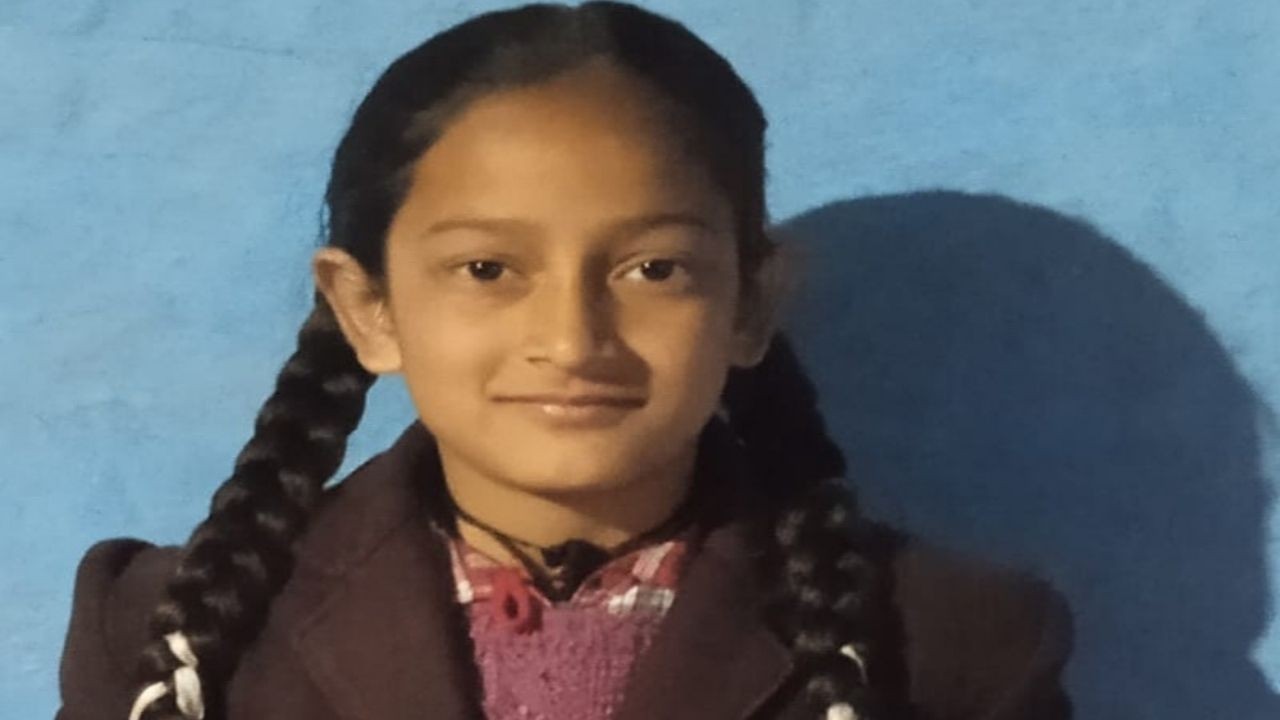 सैंज घाटी की बेटी काव्य ने छात्रवृत्ति परीक्षा में सफलता पाकर बढ़ाया क्षेत्र का मान