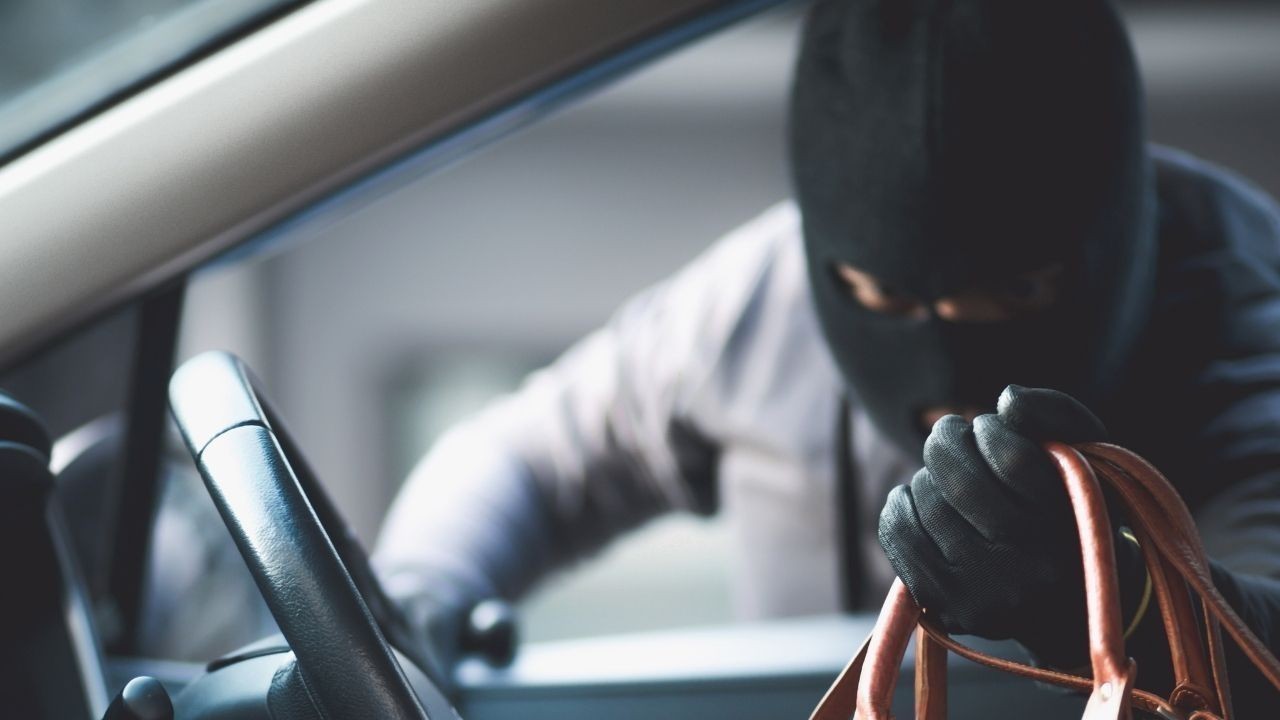 ऊना अंब में कॉलेज छात्रा से लूट, तीन बदमाशों ने कान की बालियां छीनी