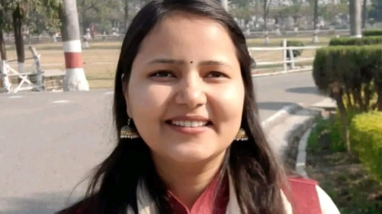 सुजानपुर की बेटी स्वाति ठाकुर बनीं सहायक प्रोफेसर, क्षेत्र में गर्व और खुशी का माहौल