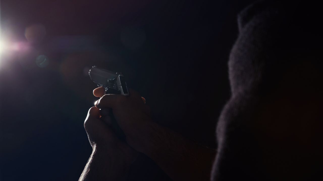 मंडी में चौंकाने वाली घटना: नशे में धुत रिटायर्ड फौजी ने पोते को मारी गोली, हालत गंभीर