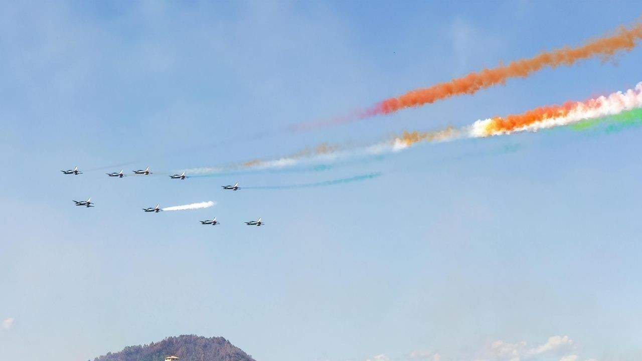 सुजानपुर एयर शो में वायुसेना के 9 जेट ने दिखाए करतब, युवाओं को मिली प्रेरणा