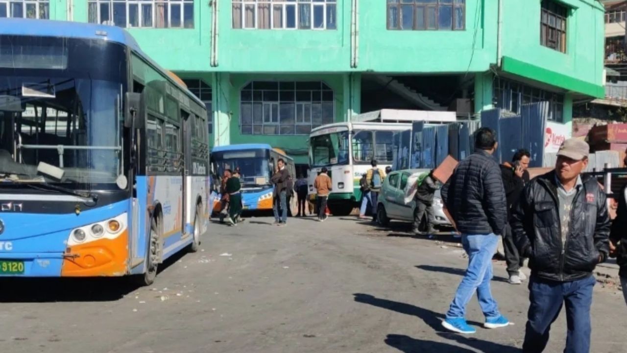 एचआरटीसी इलेक्ट्रिक बसों की डिलीवरी में देरी, हिमाचल की ट्रांसपोर्ट योजना प्रभावित