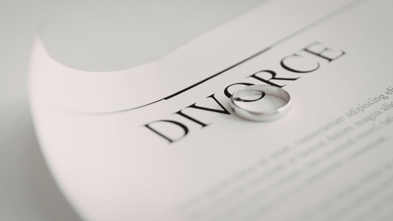 शिमला में 75 वर्षीय पत्नियों के तलाक के अनोखे मामले, कोर्ट ने दी मंजूरी