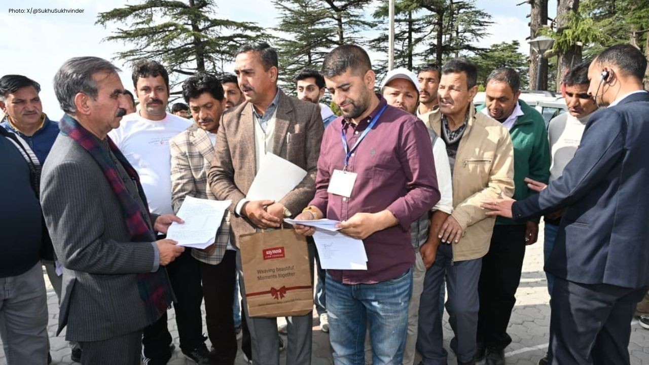 हिमाचल विधानसभा में सीएम सुक्खू ने सुनी जनता की समस्याएं, अधिकारियों को तुरंत समाधान के दिए निर्देश