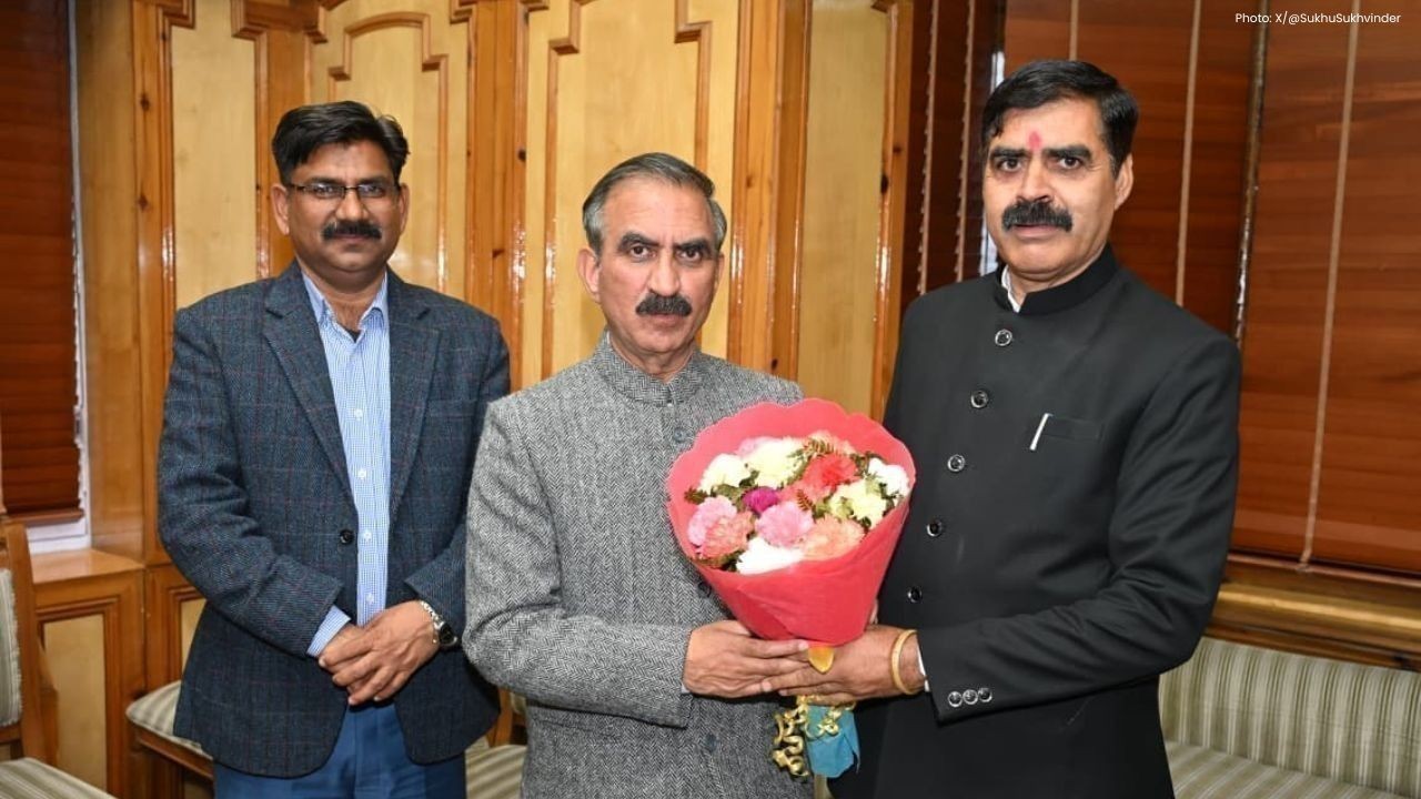 सीएम सुक्खू ने कांग्रेस के नए पदाधिकारियों से की मुलाकात, नई जिम्मेदारियों के लिए दी शुभकामनाएं