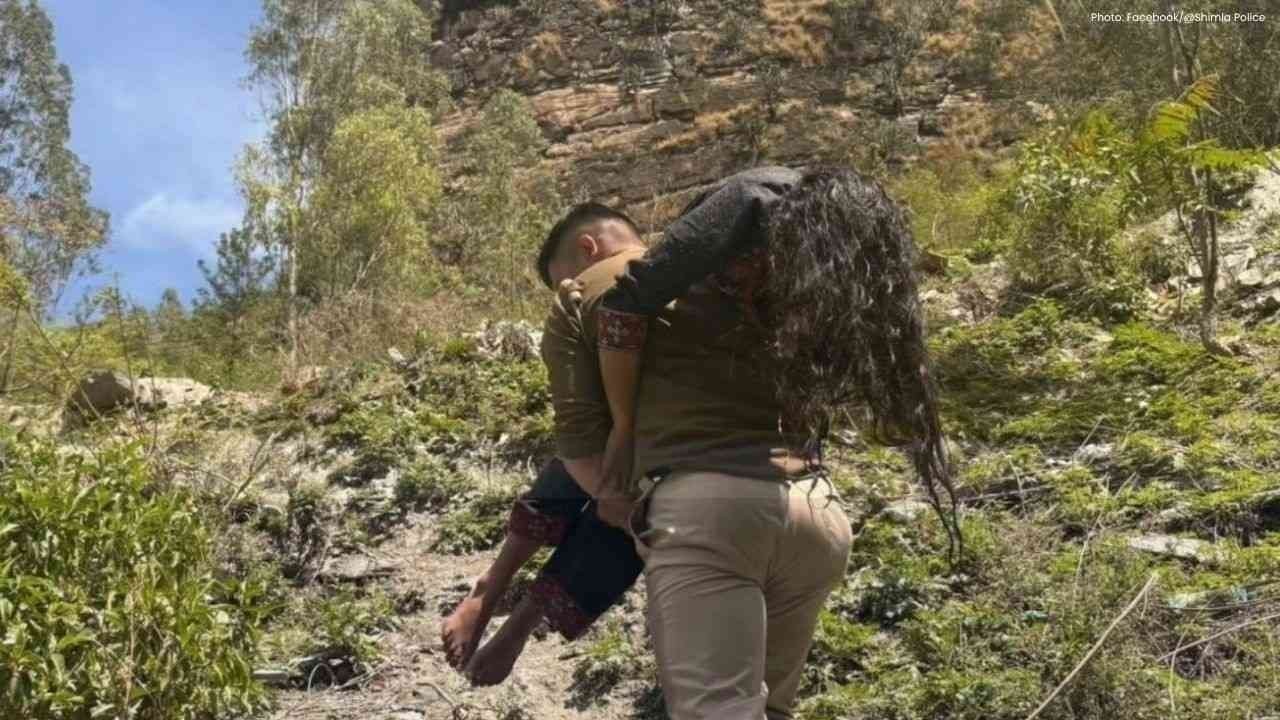 रामपुर में पुलिस जवान ने उफनती सतलुज नदी में कूदकर महिला की जान बचाई