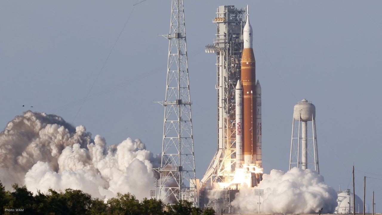 50 साल बाद चांद मिशन की बड़ी उड़ान, चार अंतरिक्ष यात्री ओरियन यान से चंद्रमा की ओर रवाना