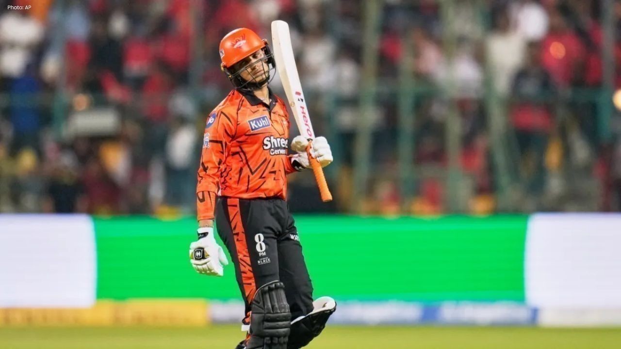 अंपायर के फैसले पर नाराजगी दिखाना पड़ा भारी, अभिषेक शर्मा पर जुर्माना लगा