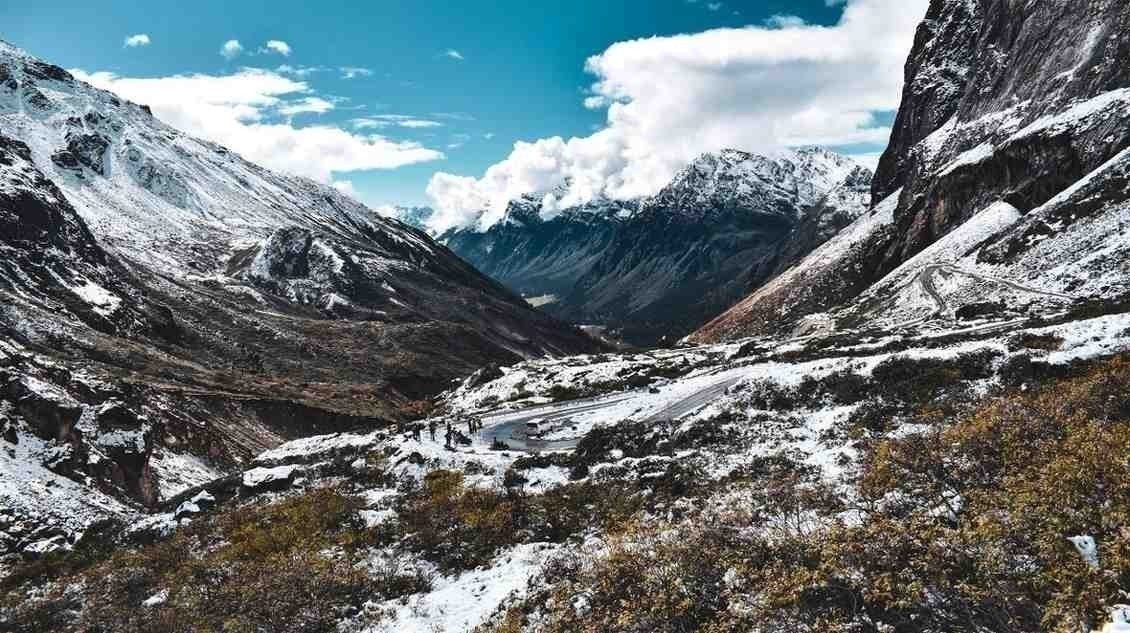 हिमाचल में खराब मौसम से लोग परेशान, मंडी-शिमला में बिजली गिरने की चेतावनी