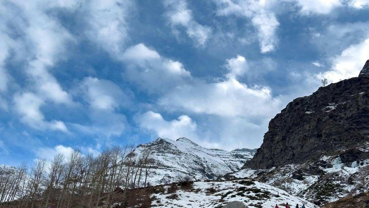 अप्रैल में हिमाचल के जिलों में बारिश का जोर, प्रशासन ने जारी किया अलर्ट