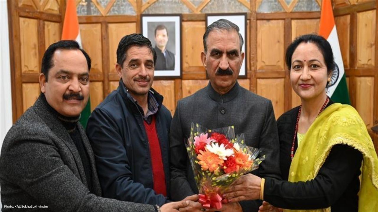 कंप्यूटर शिक्षकों ने मुख्यमंत्री से मिलकर अपनी नौकरी सुरक्षित करने की मांग की