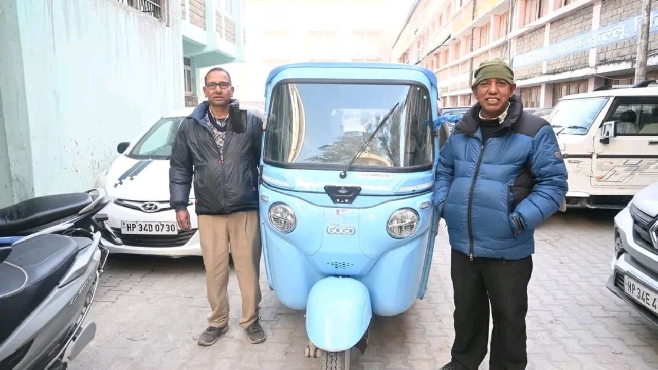 सरकारी योजना से कुल्लू में ई-रिक्शा बना लोगों की कमाई का नया जरिया
