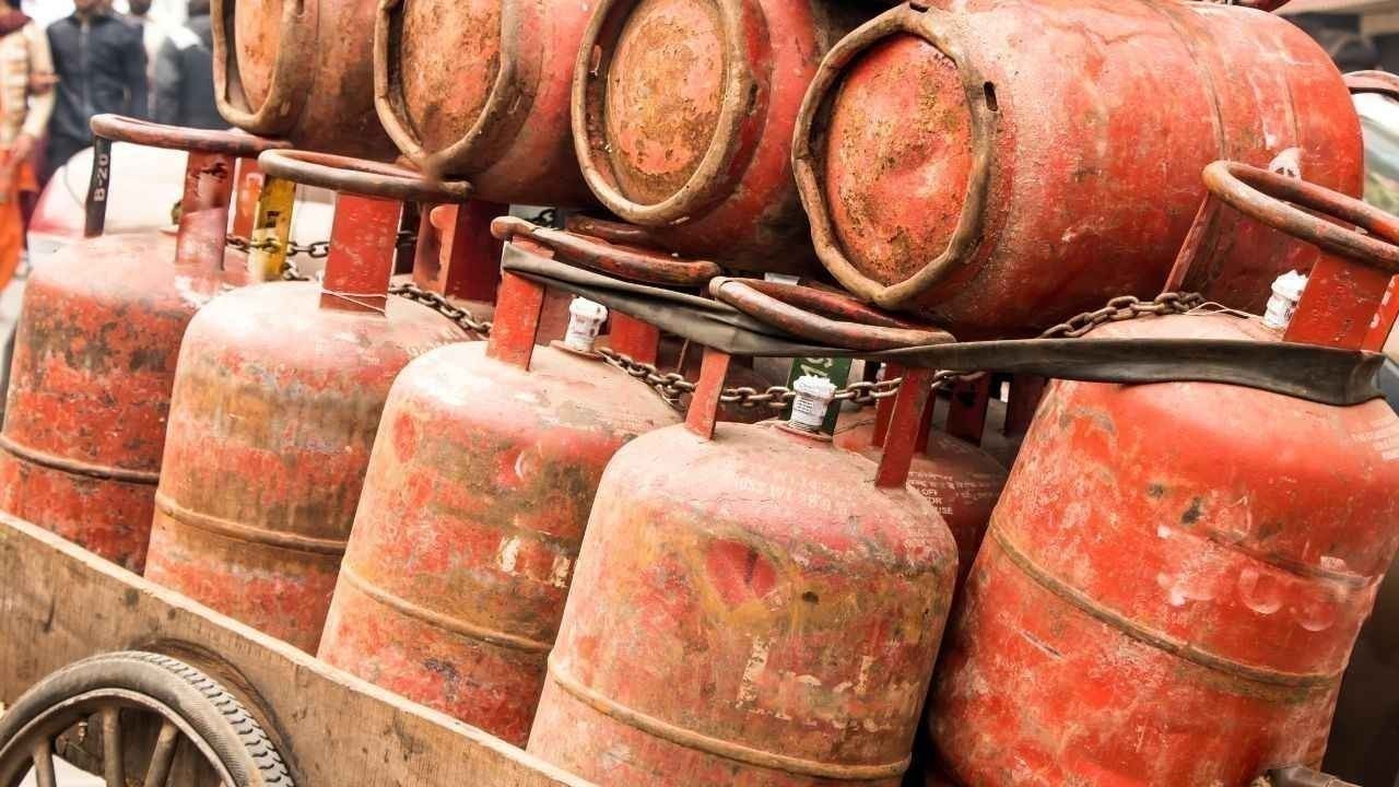 उपभोक्ताओं को सुविधा: गैस एजेंसी जाने की जरूरत नहीं, अब घर पर LPG सिलेंडर उपलब्ध