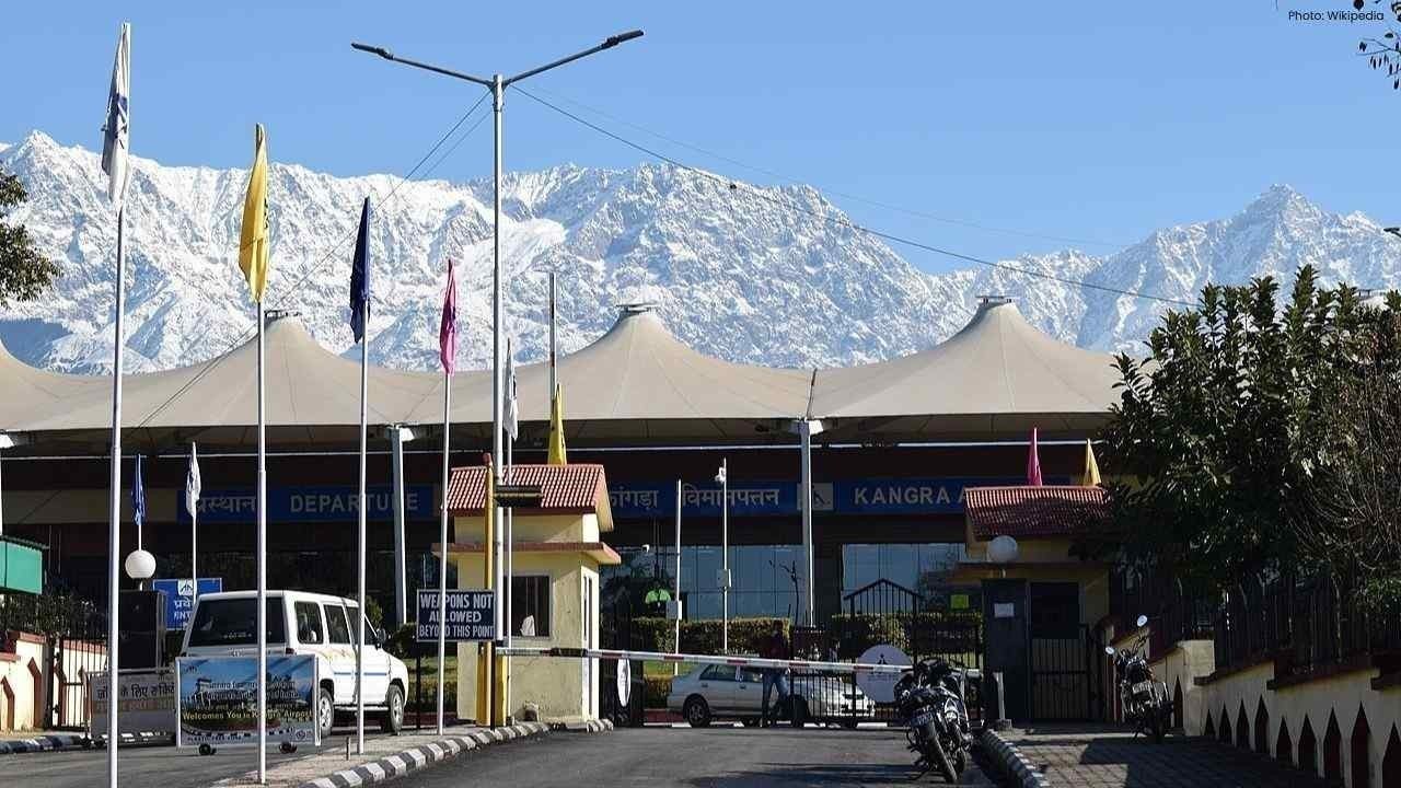 गगल एयरपोर्ट पर संदिग्ध लावारिस बैग मिलने से अफरा-तफरी, उड़ान सेवाएं प्रभावित