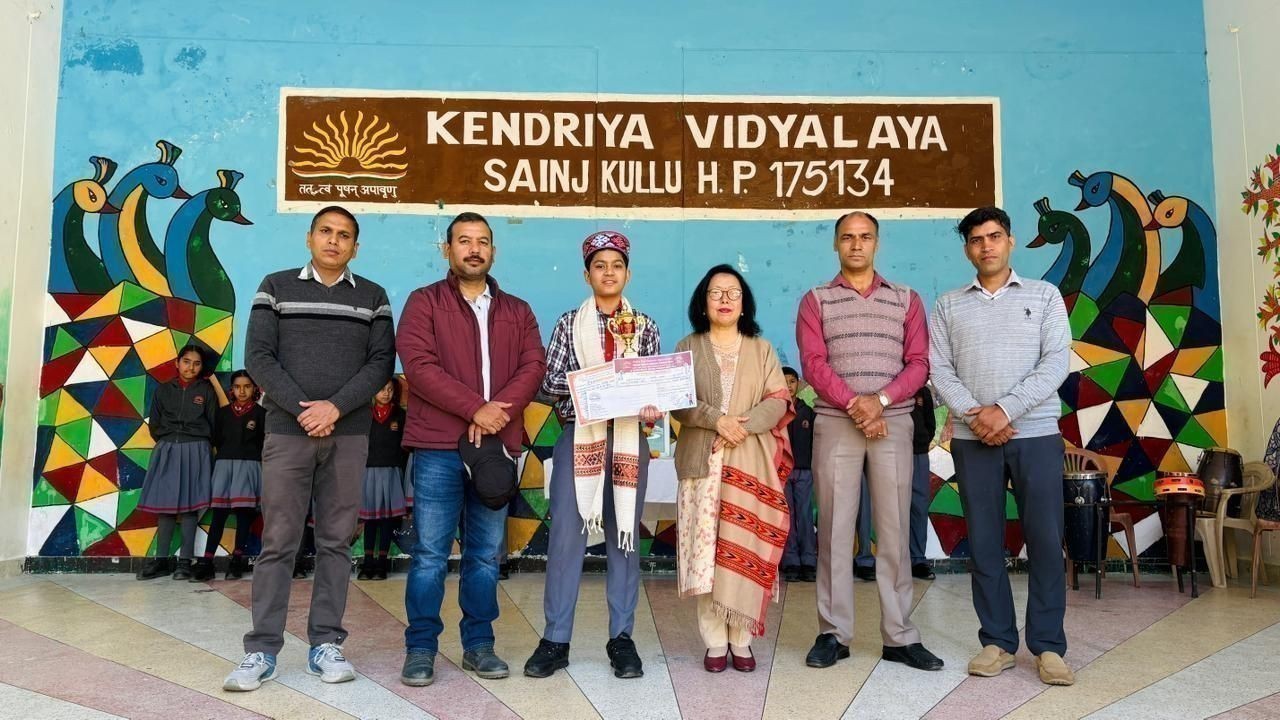 सैंज विद्यालय के छात्र कार्तिक ठाकुर ने नवाचार से विज्ञान प्रदर्शनी में जीता पुरस्कार