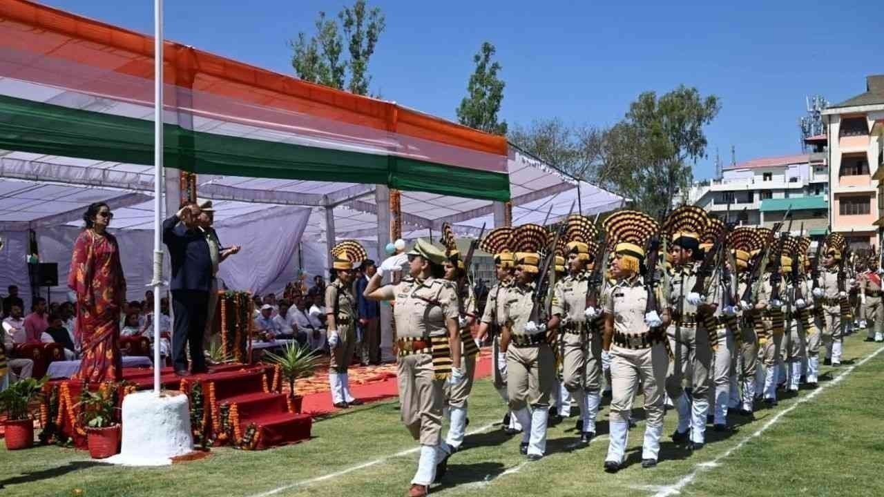 हमीरपुर में 79वां हिमाचल दिवस समारोह, कुलदीप पठानिया ने फहराया तिरंगा