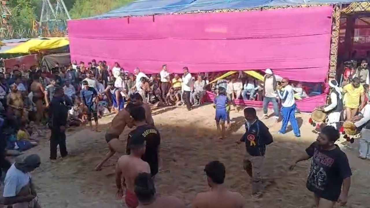 बैसाखी मेले के अंतिम दिन दंगल का रोमांच, देशभर के पहलवानों ने लिया हिस्सा