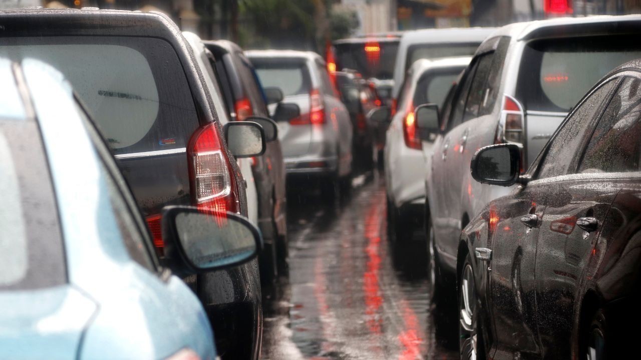 कचियारी में बाइक और कार की जोरदार टक्कर, यातायात हुआ प्रभावित