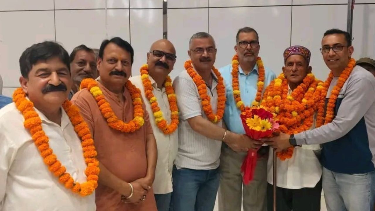 हमीरपुर में वरिष्ठ नागरिक परिषद का चुनाव शांतिपूर्ण सम्पन्न हुआ