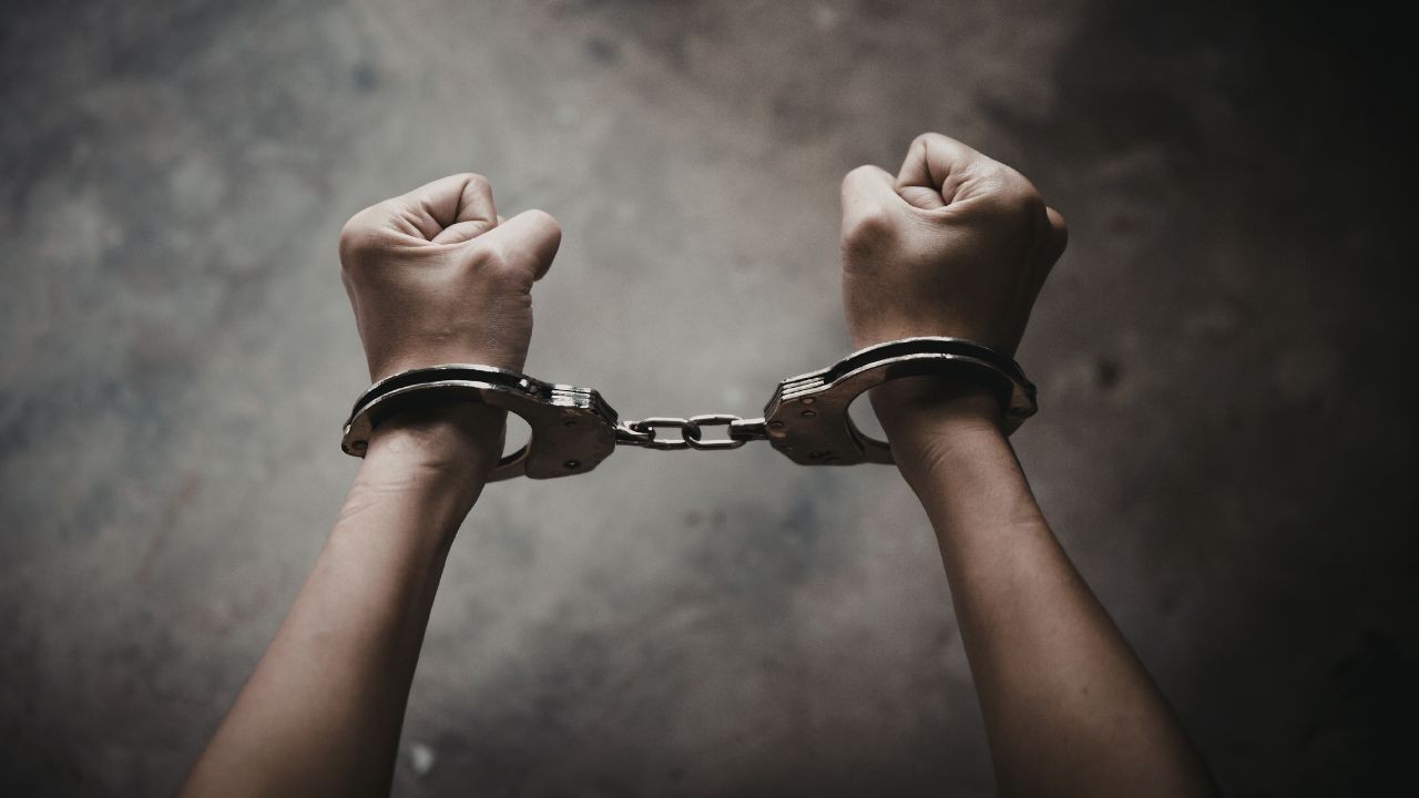 कांगड़ा में पुलिस ने 4 किलो चरस के साथ दो तस्करों को किया गिरफ्तार