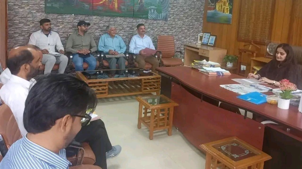 डीसी गंधर्वा राठौड़ ने पेयजल की गुणवत्ता एवं स्वच्छता सुनिश्चित करने के दिए निर्देश