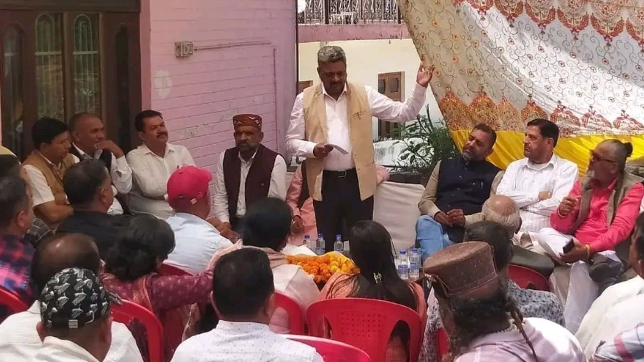 बड़सर बैठक में विधायक सुरेश कुमार का बड़ा बयान, दलबदल पर होगी कड़ी कार्रवाई