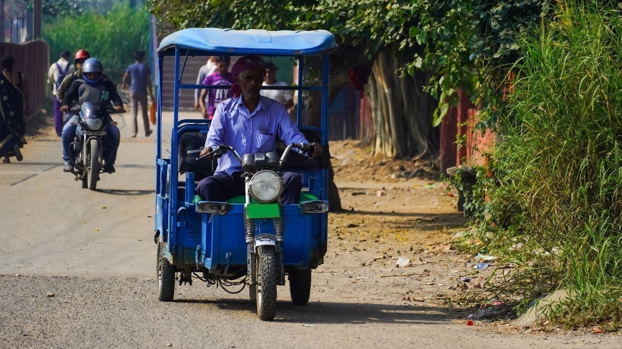 चम्बा में ई-रिक्शा सेवा शुरू होते ही टै्की चालकों ने जताया विरोध