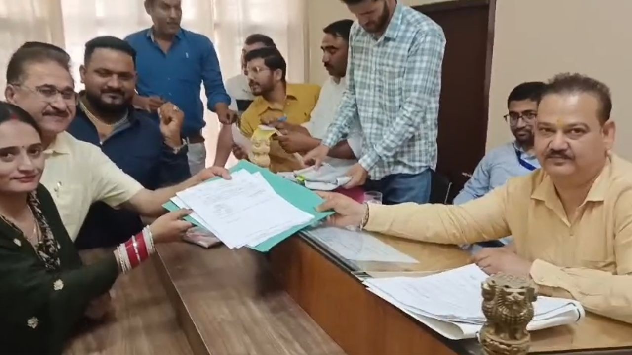 दाड़वा और मंधाला वार्ड से कांग्रेस समर्थित उम्मीदवारों ने भरा नामांकन