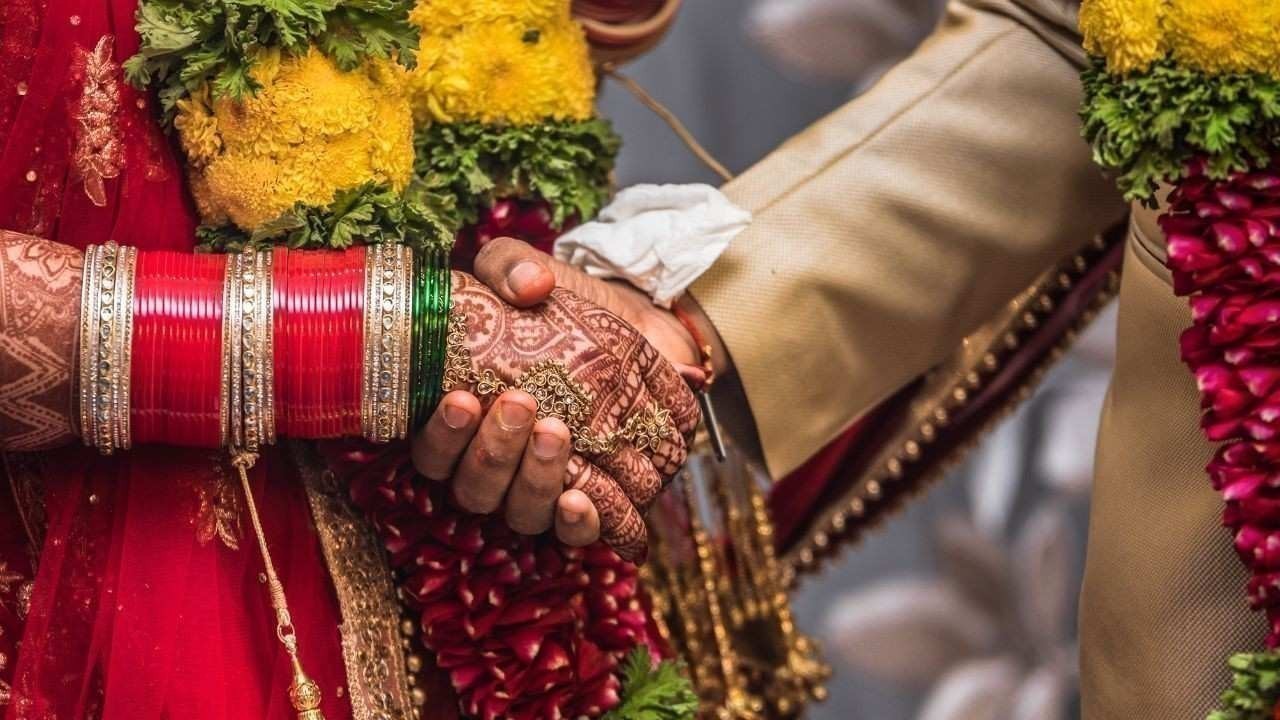 हल्दी समारोह के दौरान अंब में मचा हड़कंप, दुल्हन शादी छोड़ प्रेमी के साथ घर से भागी