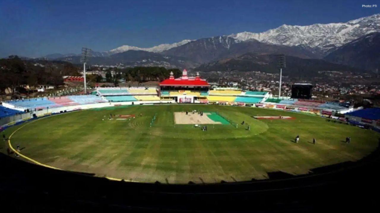 एचपीसीए स्टेडियम में आईपीएल 2026 के दौरान दिखा शानदार और रंगीन नजारा