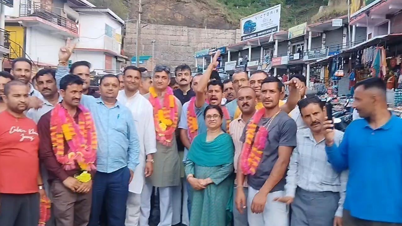 नगर पंचायत राजगढ़ चुनाव में कांग्रेस की बड़ी जीत, 5 वार्डों पर कब्जा